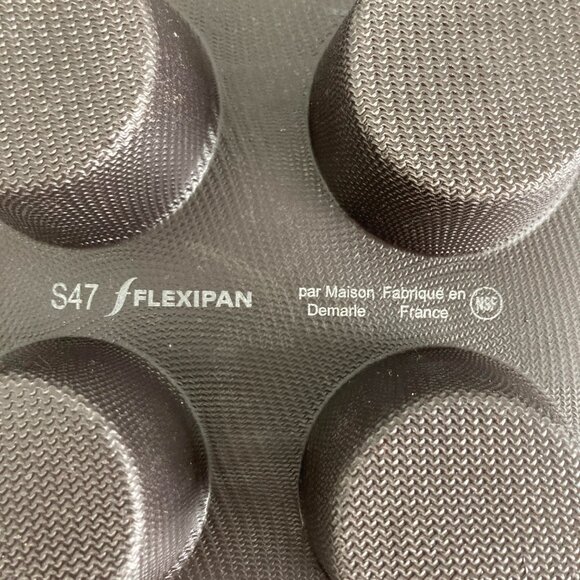 Flexipan® Nonstick Silicone Muffin Mold, 6-Well-USED once - Picture 3 of 4